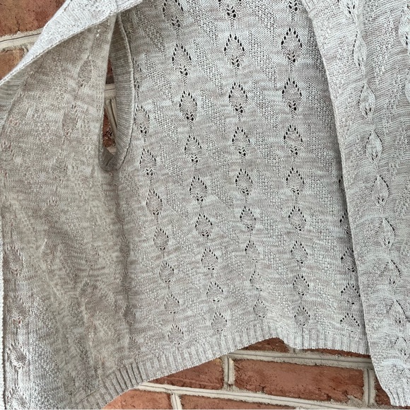 Open front, open knit sweater vest - Picture 7 of 8